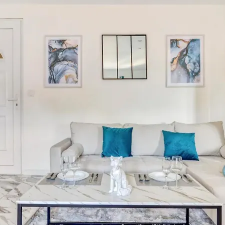 - Jacuzzi, Wifi, Clim, Rétroprojecteur Béziers