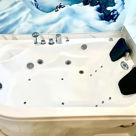 - Jacuzzi, Wifi, Clim, Rétroprojecteur Appartement *