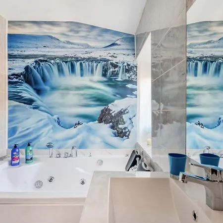 - Jacuzzi, Wifi, Clim, Rétroprojecteur Béziers