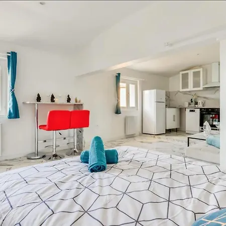 By Gc - Jacuzzi - Wifi - Clim - Retroprojecteur Apartment *