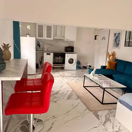 By Gc - Jacuzzi - Wifi - Clim - Retroprojecteur * Beziers