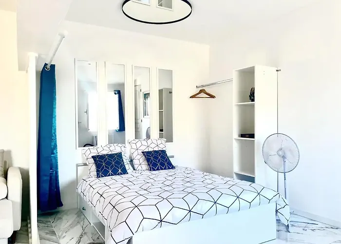 - Jacuzzi, Wifi, Clim, Retroprojecteur