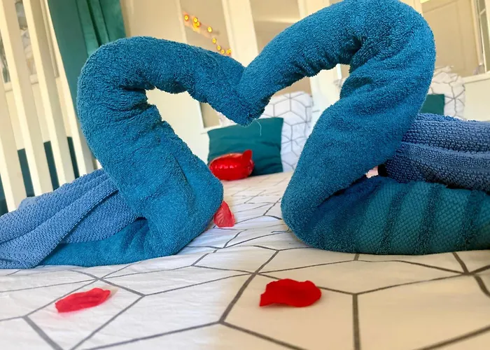 - Jacuzzi, Wifi, Clim, Retroprojecteur Béziers