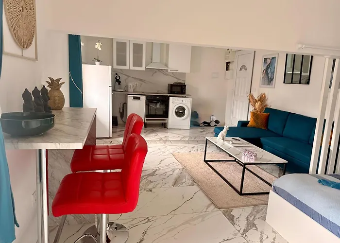 - Jacuzzi, Wifi, Clim, Retroprojecteur * Béziers